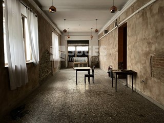 Attività commerciale in Vendita a San Giovanni Valdarno, 120'000€, 155 m²