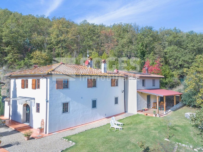 Villa in Vendita a Bagno a Ripoli, 1'450'000€, 390 m²