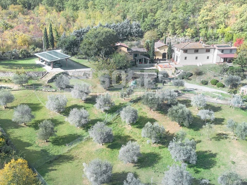Villa in Vendita a Bagno a Ripoli, 850'000€, 255 m²