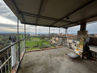 Quadrilocale in Vendita a Loro Ciuffenna, 80'000€, 80 m²