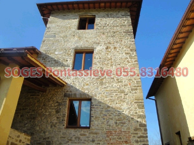 Rustico in Vendita a Pontassieve, 280'000€, 111 m²