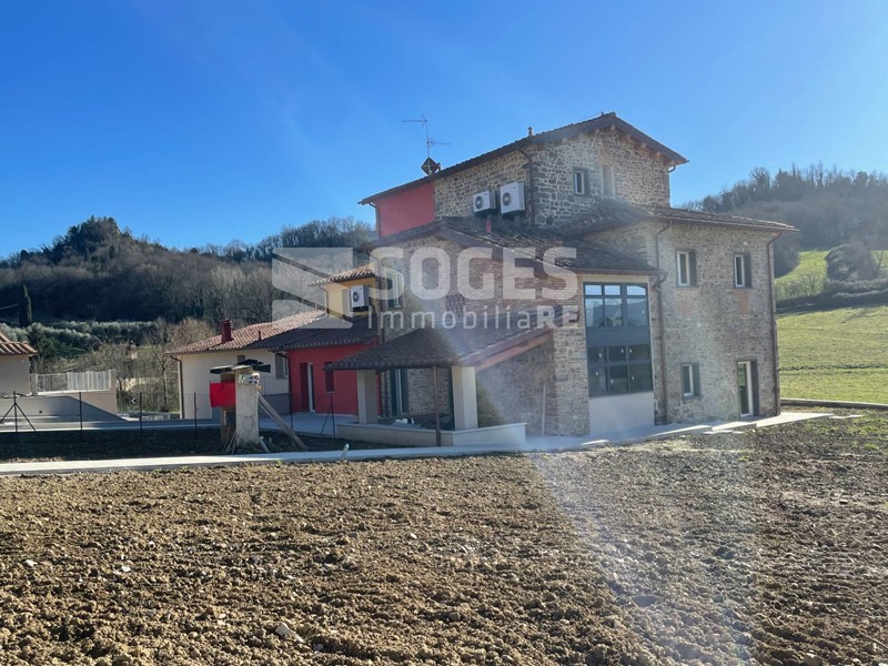 Rustico in Vendita a Reggello, 430'000€, 146 m²