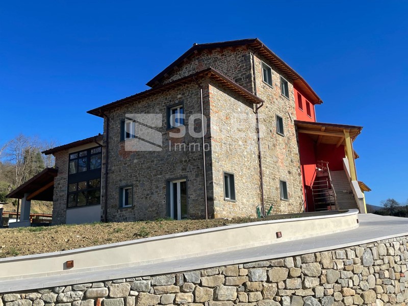 Rustico in Vendita a Reggello, 500'000€, 160 m²