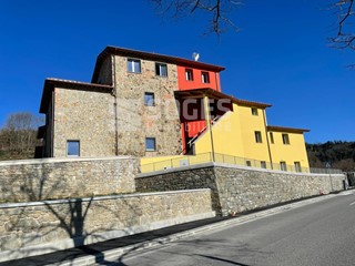 Rustico in Vendita a Reggello, 280'000€, 103 m²