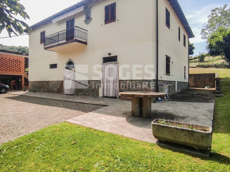 Casa Indipendente in Vendita a Castelfranco Piandiscò, 350'000€, 348 m²