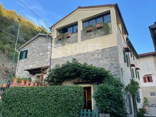 Rustico in Vendita a Londa, 280'000€, 180 m²