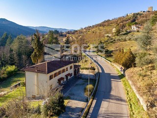 Casa Semi Indipendente in Vendita a Pratovecchio Stia, 95'000€, 130 m²