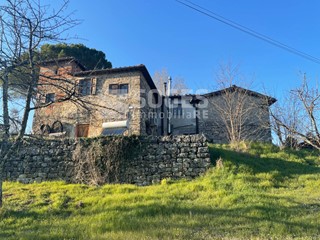 Rustico in Vendita a Pelago, 350'000€, 350 m²