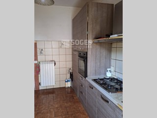 Quadrilocale in Vendita a San Giovanni Valdarno, 140'000€, 75 m², con Box