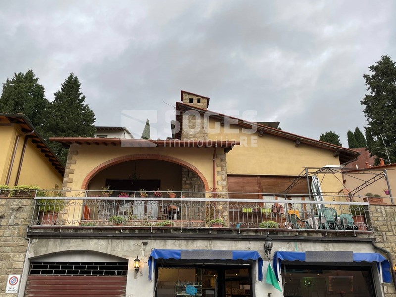 Villa in Vendita a Rignano sull'Arno, 450'000€, 210 m²