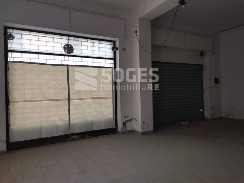 Immobile commerciale in Vendita a Pelago, 65'000€, 55 m²