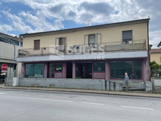 Immobile commerciale in Vendita a Barberino di Mugello, 250'000€, 250 m²