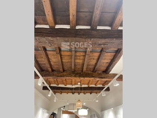 Immobile commerciale in Vendita a San Giovanni Valdarno, 85'000€, 80 m²