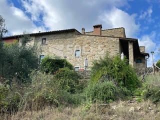 Casa Semi Indipendente in Vendita a Pontassieve, 420'000€, 220 m²