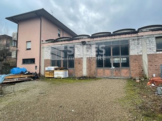 Immobile commerciale in Vendita a Reggello, 600'000€, 900 m²