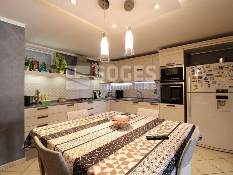 Appartamento in Vendita a Figline e Incisa Valdarno, 385'000€, 175 m²