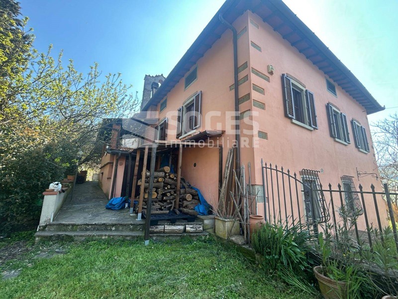 Casa Semi Indipendente in Vendita a Dicomano, 220'000€, 105 m²