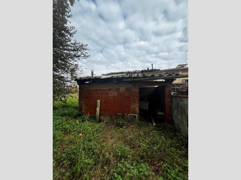 Rustico in Vendita a Terranuova Bracciolini, 100'000€, 110 m²