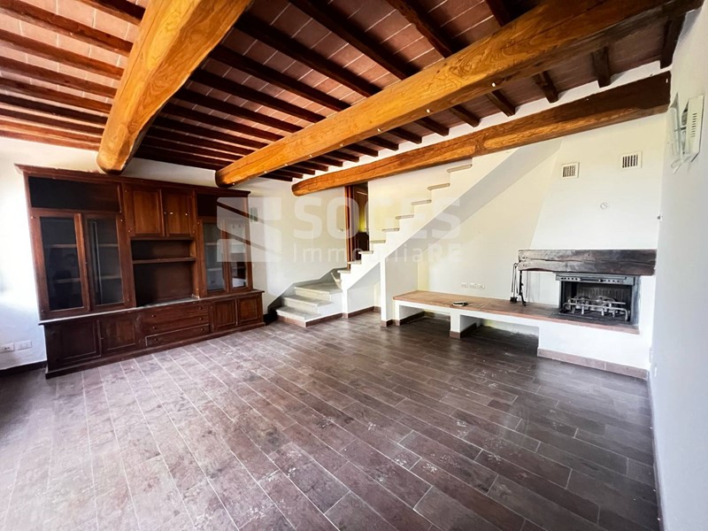 Casa Semi Indipendente in Vendita a Vicchio, 250'000€, 140 m²