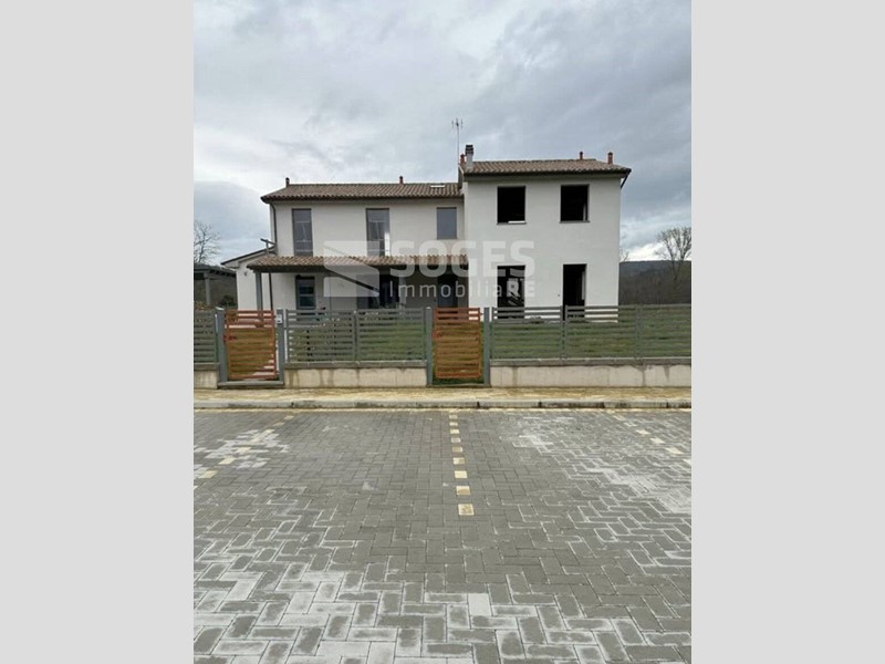 Trilocale in Vendita a Bucine, 165'000€, 105 m²