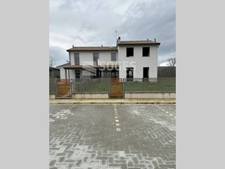 Trilocale in Vendita a Bucine, 165'000€, 105 m²