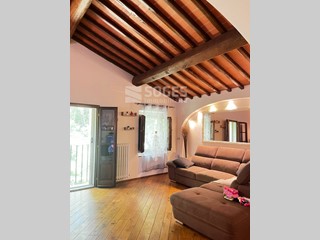 Quadrilocale in Vendita a Cavriglia, 165'000€, 105 m²