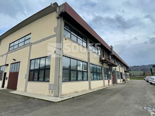 Immobile commerciale in Vendita a Pontassieve, 780'000€, 1000 m²