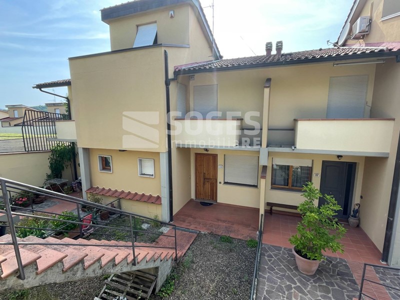 Villetta a schiera in Vendita a Pelago, 330'000€, 122 m²