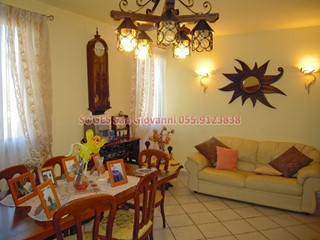 Villetta a schiera in Vendita a Bucine, 225'000€, 120 m²