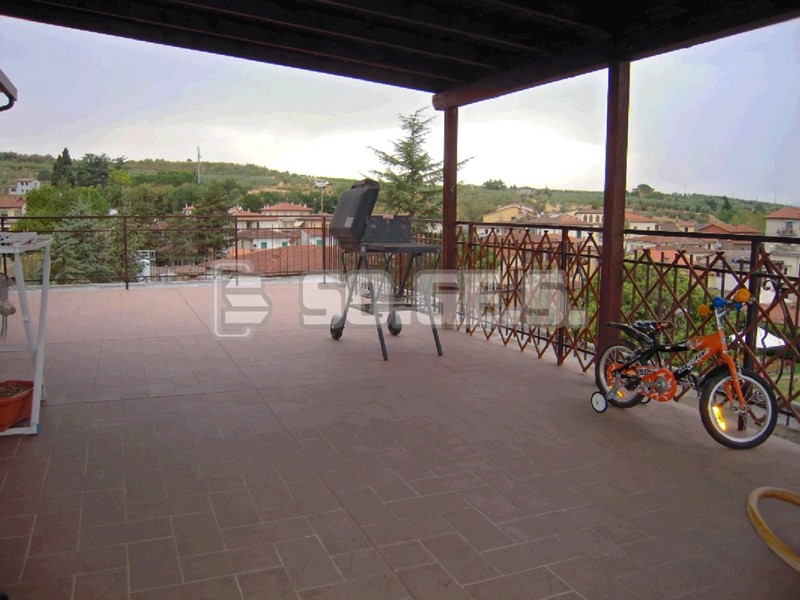 Appartamento in Vendita a Bucine, 139'000€, 110 m²