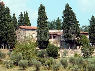 Rustico in Vendita a Rignano sull'Arno, 900'000€, 900 m²