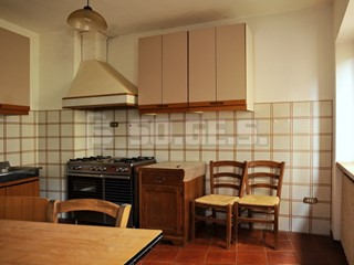 Appartamento in Vendita a Reggello, 120'000€, 110 m²