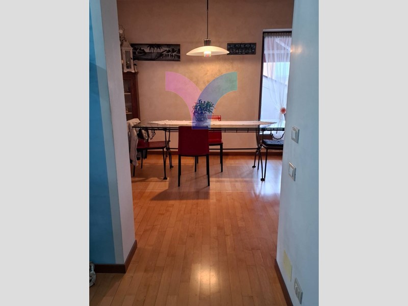 Appartamento in Vendita a Montebelluna, 185'000€, 140 m²