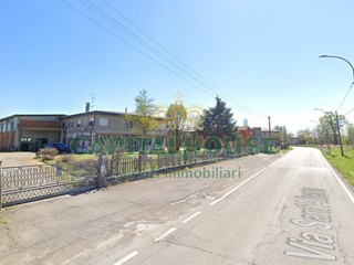 Capannone in Vendita a San Pietro in Casale, 379'500€, 1200 m²