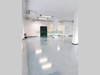 Ufficio in Affitto a Bologna, 2'180€, 175 m²