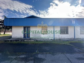 Capannone in Vendita a Ferrara, 485'000€, 3425 m²