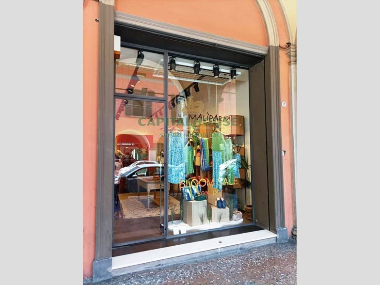 Immobile commerciale in Affitto a Bologna, 2'200€, 115 m²