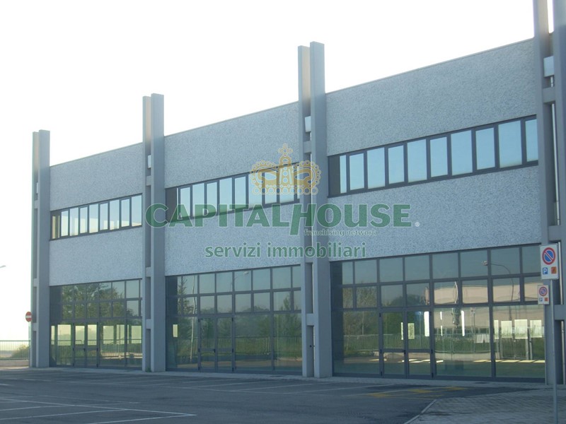 Capannone in Affitto a Granarolo dell'Emilia, 6'000€, 850 m²