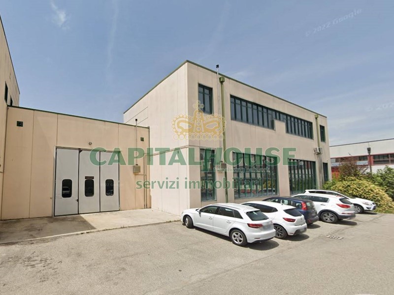 Capannone in Vendita a San Giorgio di Piano, 415'000€, 830 m²