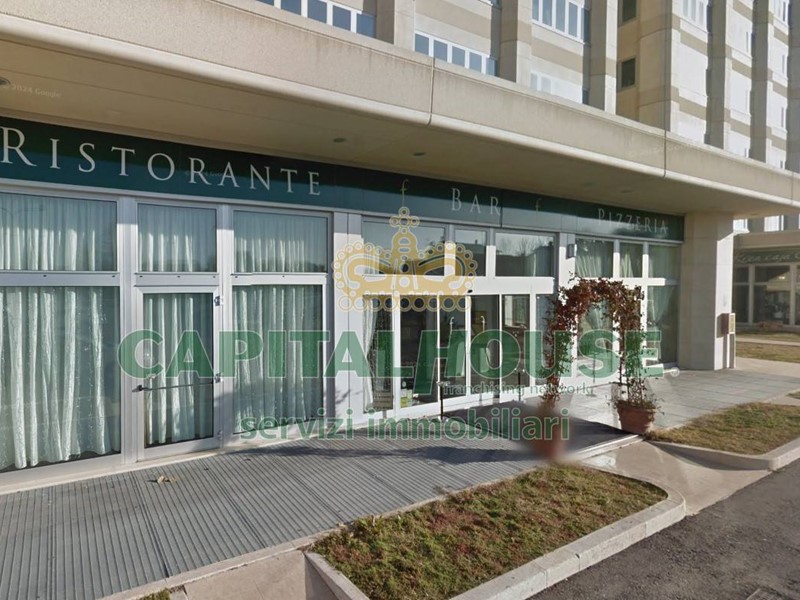 Immobile commerciale in Vendita a Imola, 550'000€, 593 m²