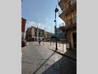 Attività commerciale in Affitto a Avellino, 450€, 35 m²