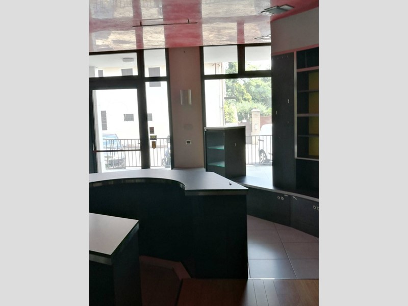 Immobile commerciale in Vendita a Cordenons, 55 m²