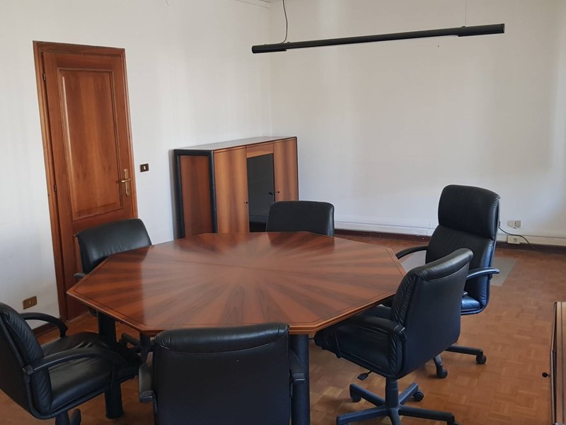 Ufficio in Vendita a Pordenone, 130'000€, 133 m²
