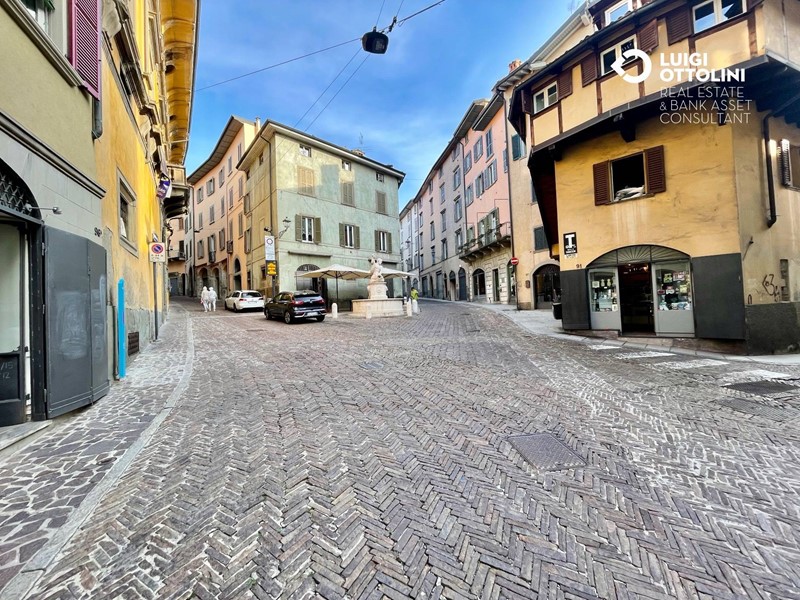 Appartamento in Vendita a Bergamo, 6'300'000€, 4274 m²