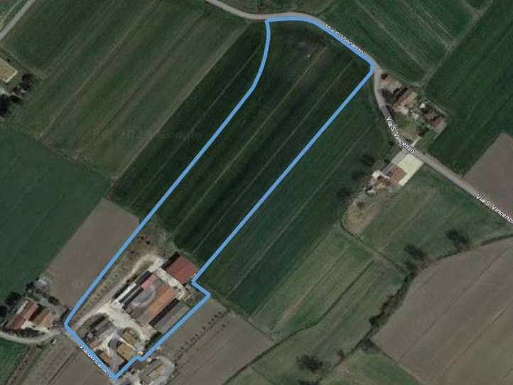 Attività commerciale in Vendita a Assisi, 2150 m²