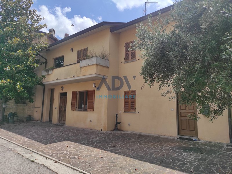 Appartamento in Vendita a Assisi, 190'000€, 180 m²