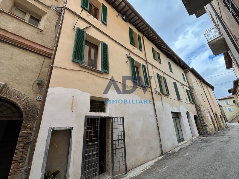 Trilocale in Vendita a Cannara, 55'000€, 90 m²