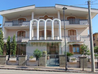 Villa in Vendita a Mugnano del Cardinale, 885 m²