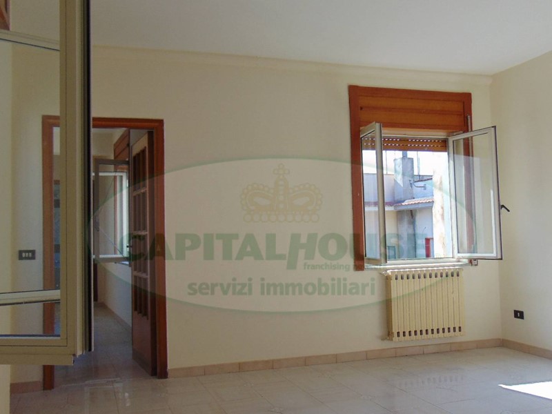 Trilocale in Vendita a Sirignano, 65'000€, 90 m²