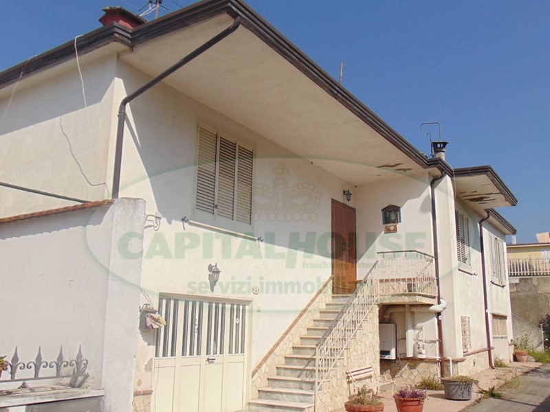 Casa Indipendente in Vendita a Avella, 115'000&euro;, 210 m²
